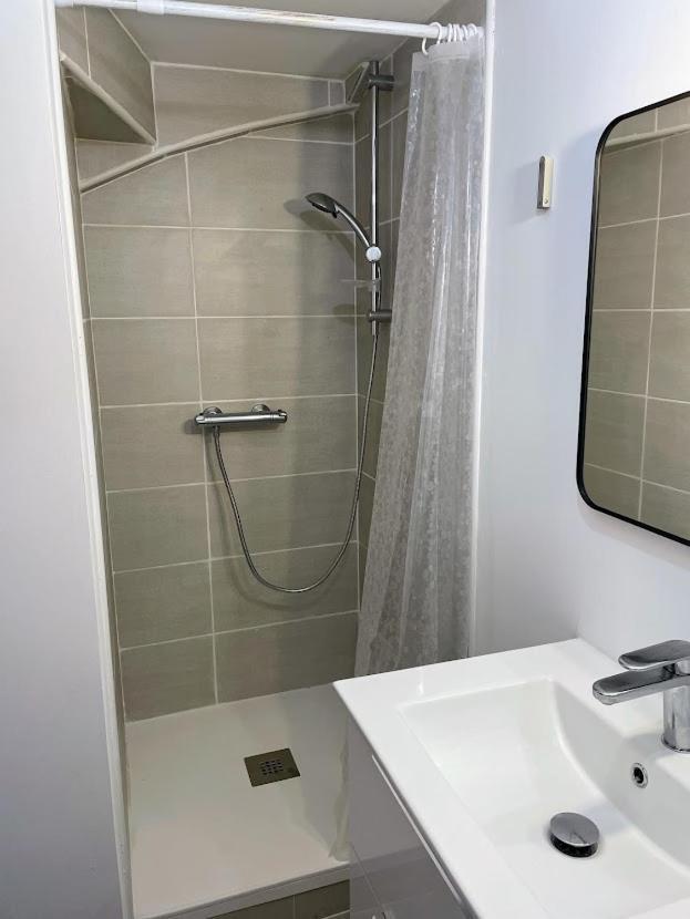Le Colore- T2 Confortable Avec Vue Sur Nerac Ngoại thất bức ảnh